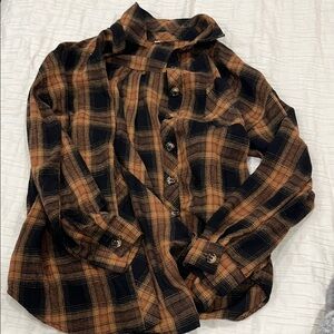 Women’s long sleeve flannel shirt medium